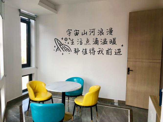 因私出入境与留学中介服务 信息咨询如何成为核心纽带